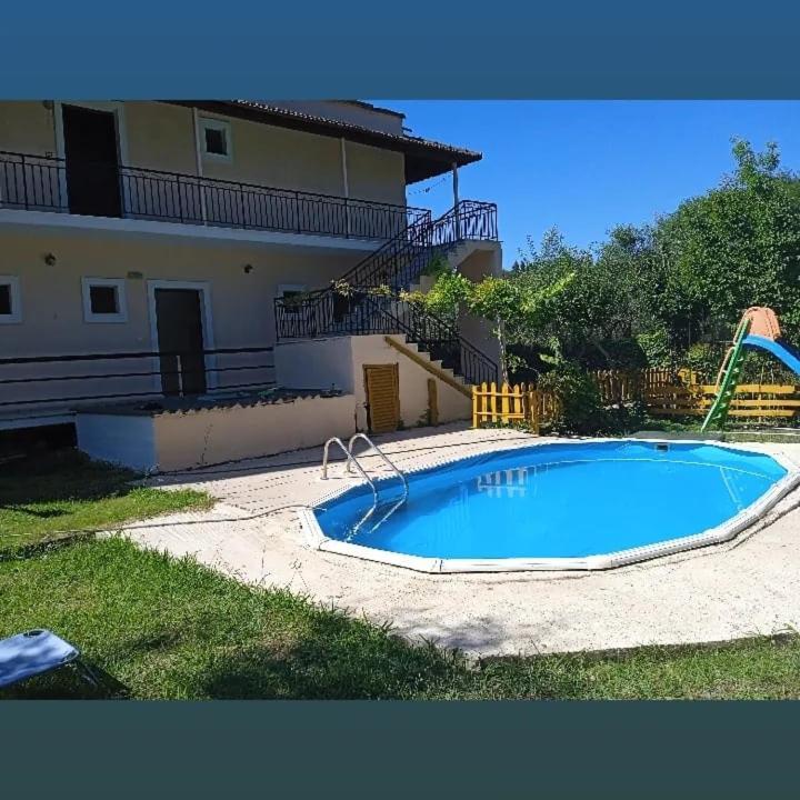 Mesongí Georgina Family Apartments المظهر الخارجي الصورة